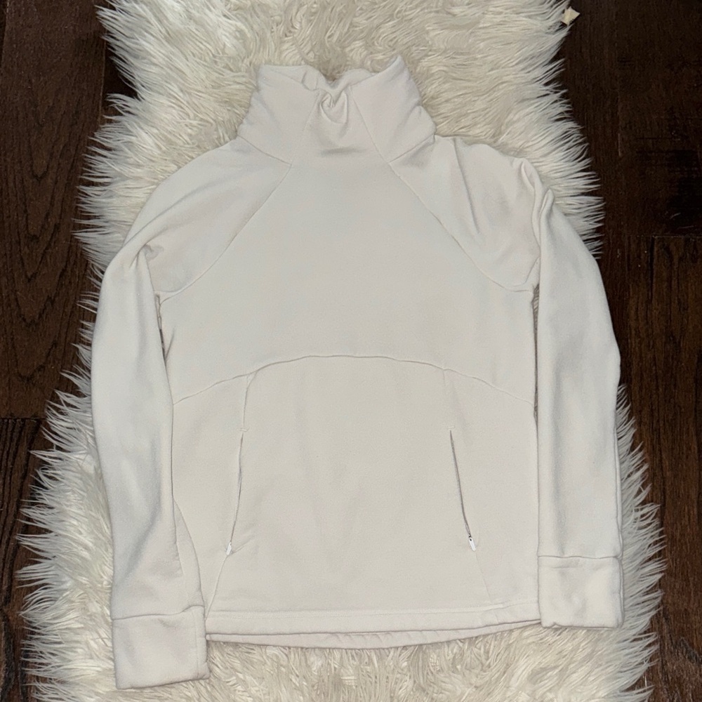 Stylish Athleta High-Neck Pullover